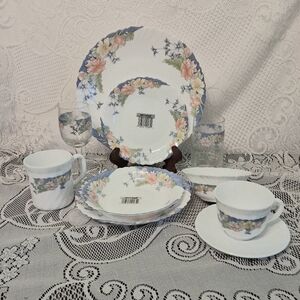 10 PC Arcopal France Florine Milk Glass Dinnerware Set - Blue Floral